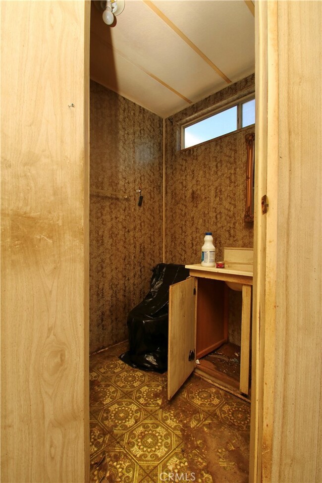 6426 Valley View St unit 49, Joshua Tree, CA 92252 - photo 7