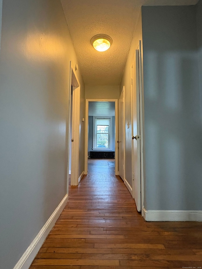 449 Newfield St unit 4, Middletown, CT 06457 - photo 2