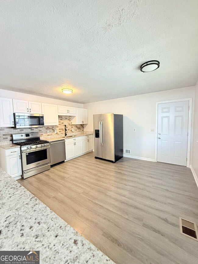 554 Fort St NE, Marietta, GA 30060 - photo 7