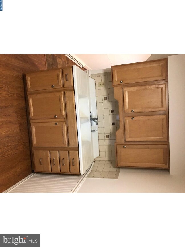 1329 Birch St, Reading, PA 19604 - photo 5