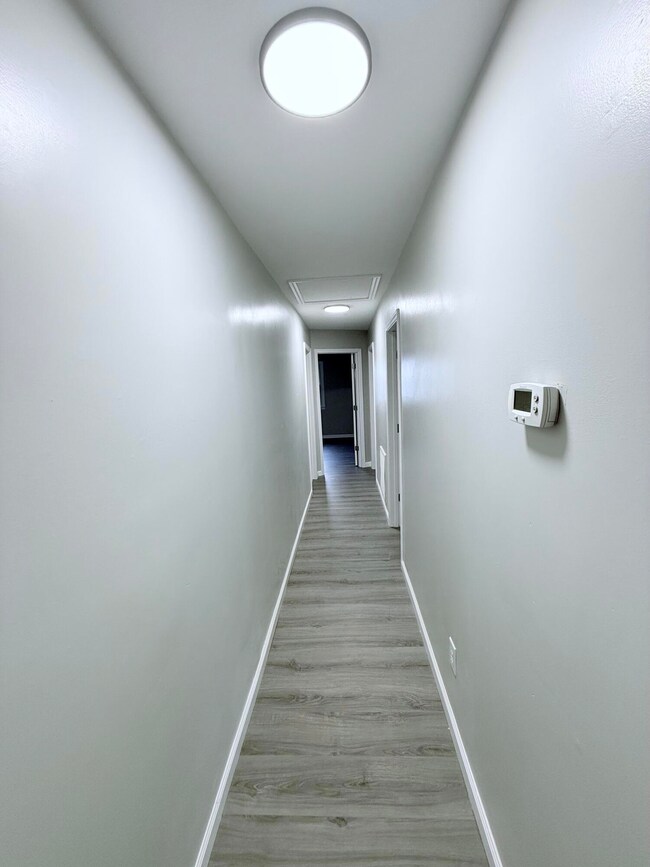 407 Newton St, Midway, KY 40347 - photo 7