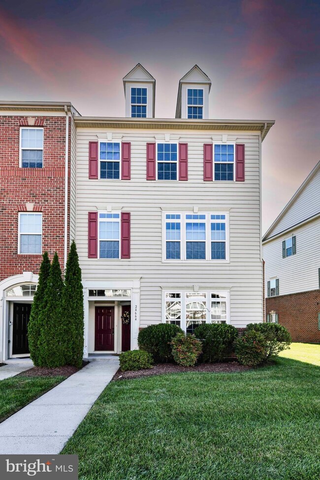 24662 Hutchinson Farm Dr, Sterling, VA 20166 - photo 2