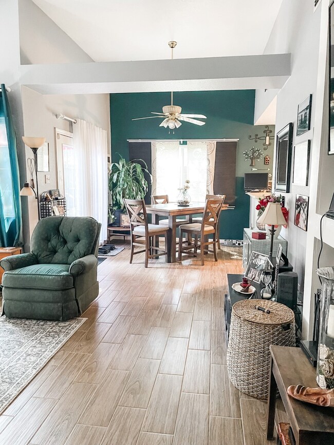 8626 Laurel Trails Dr, Houston, TX 77095 - photo 6