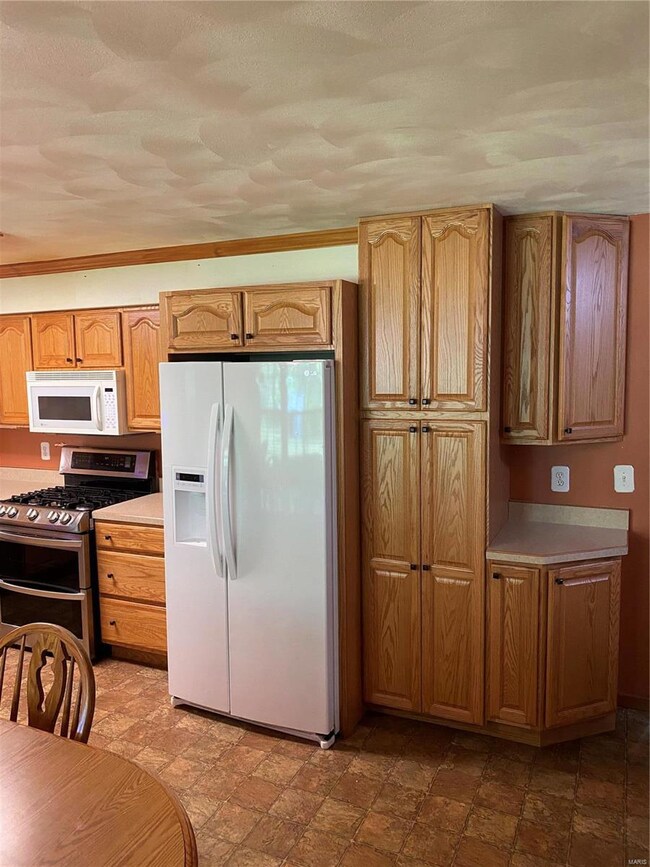 1221 S Clinton Rd, Caseyville, IL 62232 - photo 3