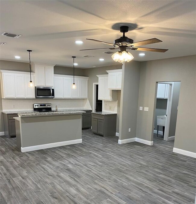 321 Titus Dr, Springtown, TX 76082 - photo 3