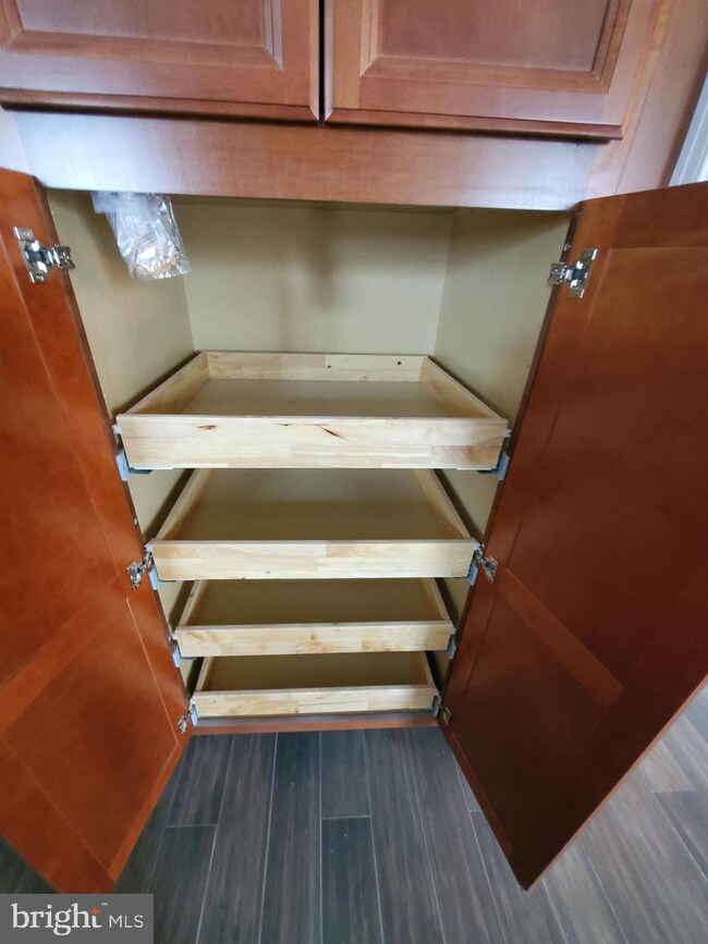 404 W Old Cross Rd, New Market, VA 22844 - photo 6