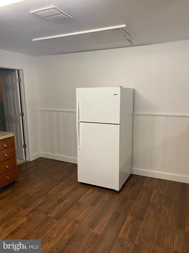 22 Bloomsbury Ave unit C, Baltimore, MD 21228 - photo 4