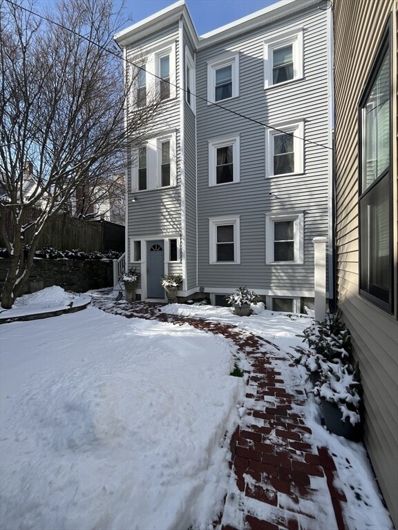 2 1/2 Mount Vernon St unit B, Charlestown, MA 02129 - photo 2