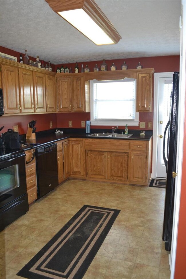 1935 Oakland Ln, Harrodsburg, KY 40330 - photo 6