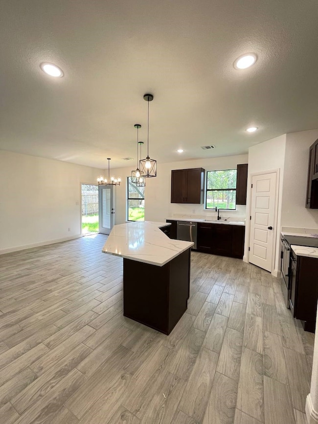 2512 San Gabriel Dr, Granbury, TX 76048 - photo 4