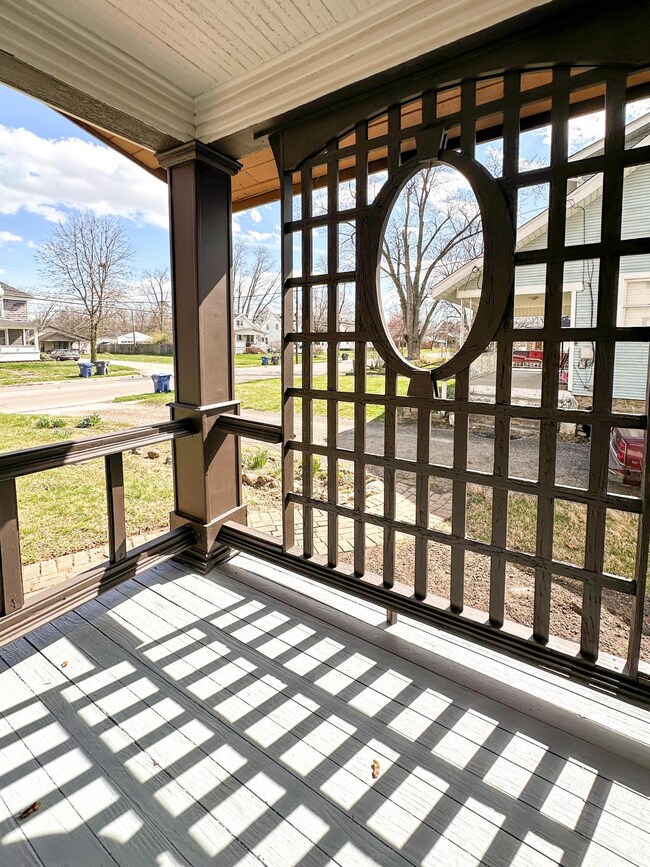 493 Maplewood-14