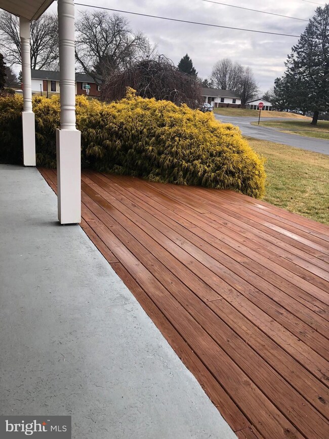 18704 Northridge Dr, Hagerstown, MD 21742 - photo 7