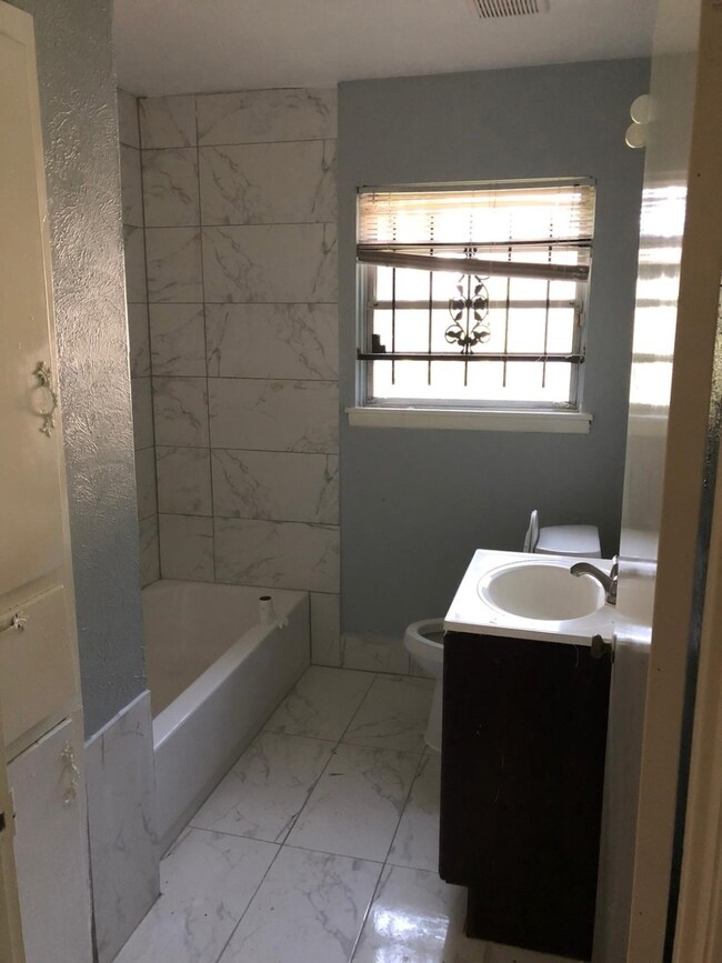 3914 Alice St, Houston, TX 77021 - photo 7