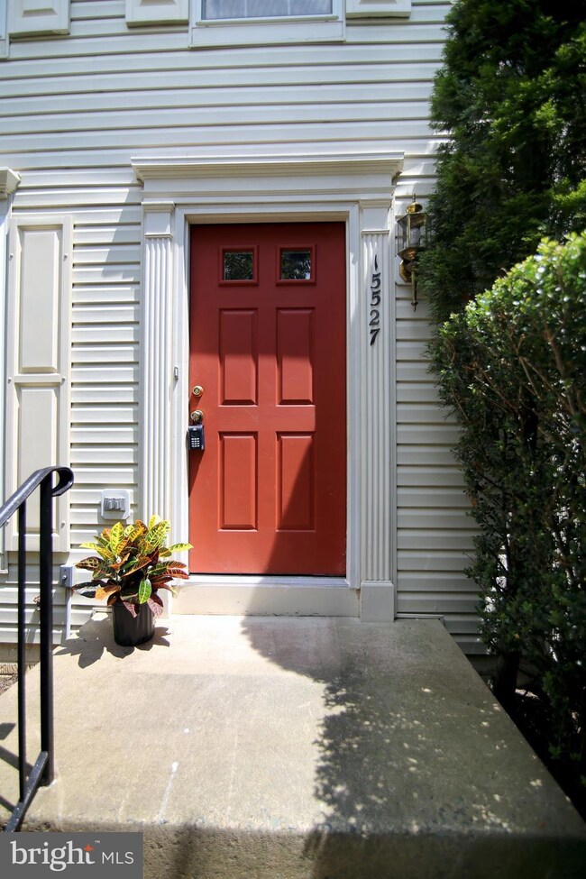 15527 Three Otters Place, Manassas, VA 20112 - photo 2