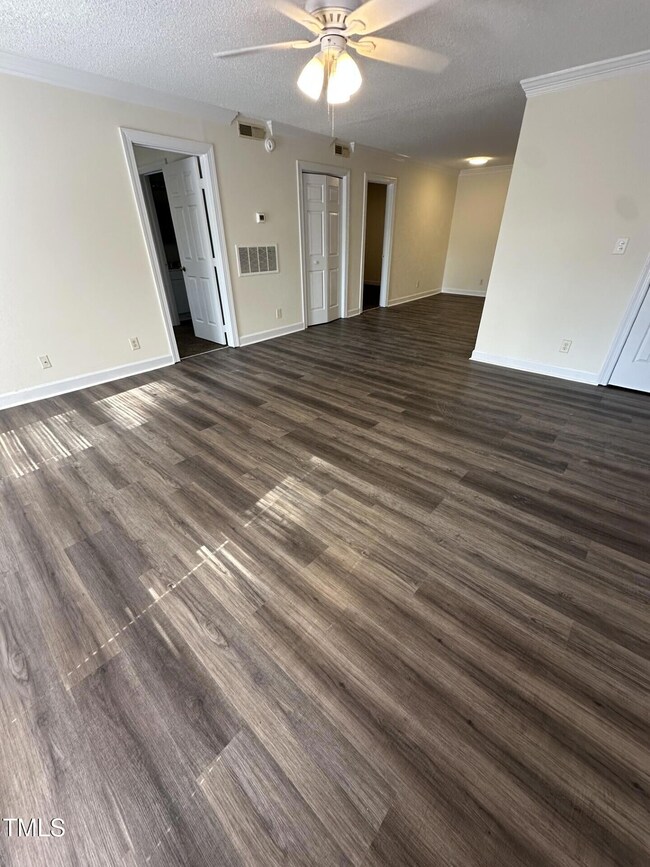 3533 Ivy Commons Dr unit 302, Raleigh, NC 27606 - photo 2