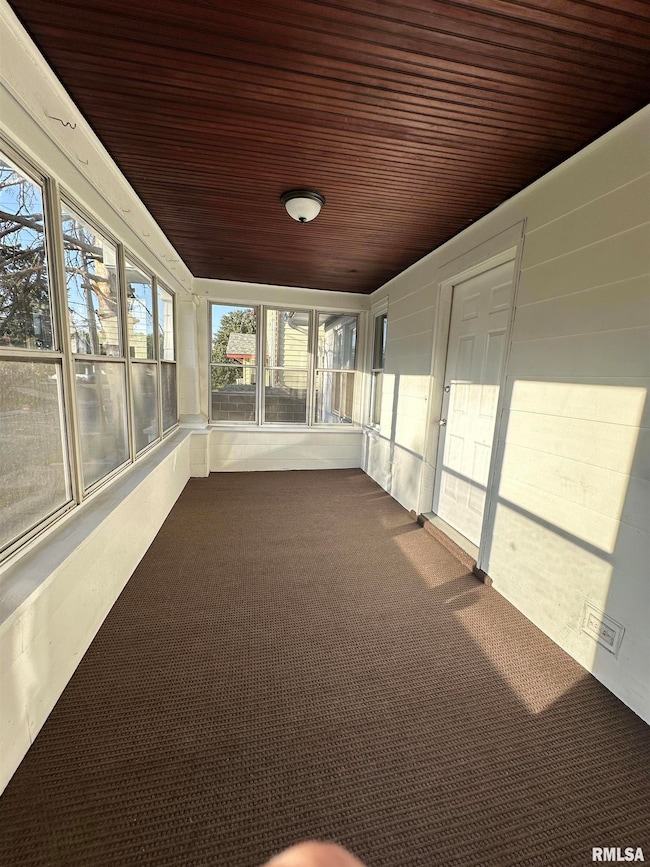 2215 Grand Ave, Davenport, IA 52803 - photo 4