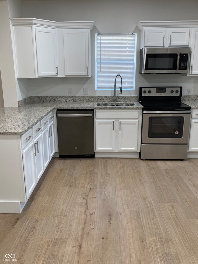 434 W 4th St, Anderson, IN 46016 - photo 7