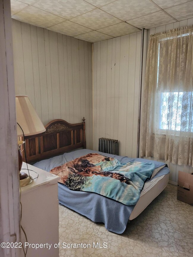 408 Mortimer St, Dunmore, PA 18512 - photo 5