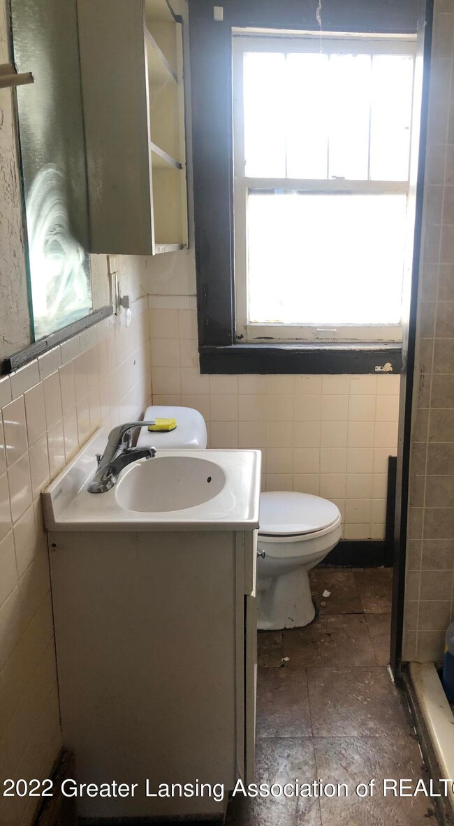 1st fl bathroom
