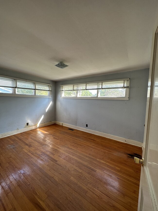 114 Charlotte Dr, Shelbyville, TN 37160 - photo 6