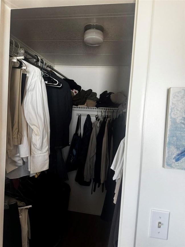 Walk-in closet