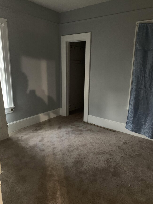 517 W Ridgeway St, Warrenton, NC 27589 - photo 7