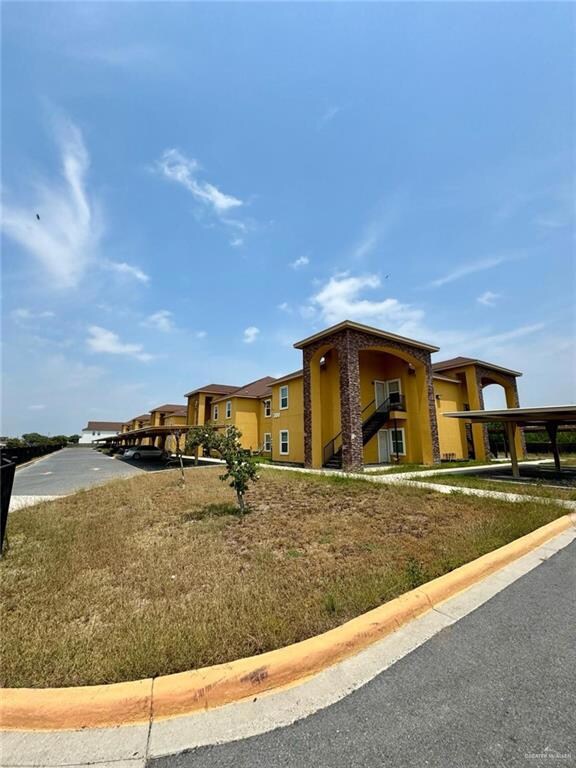 300 Sylvia Handy St unit 102, Elsa, TX 78543 - photo 2