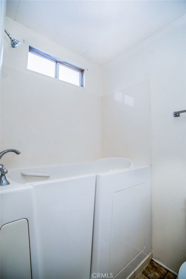 WOW,WOW, WOW....JETTED STEP-IN JACUZZI TUB