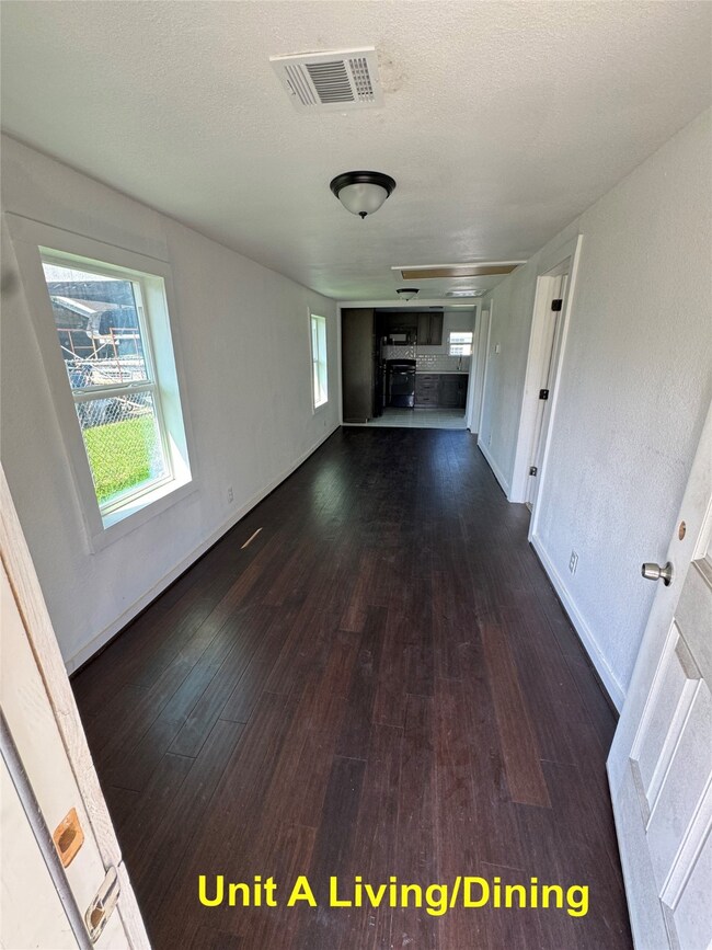 8214 Livingston St unit A, Houston, TX 77051 - photo 3