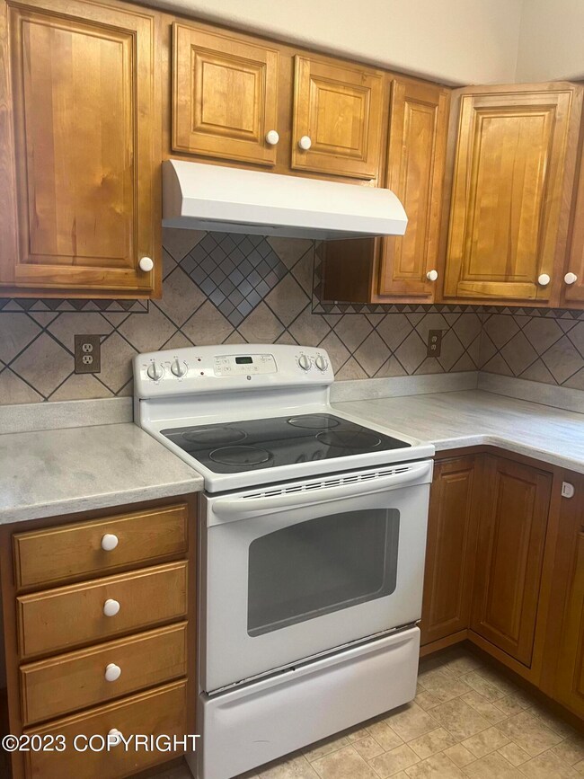 6750 Baxter Terrace Cir, Anchorage, AK 99504 - photo 4