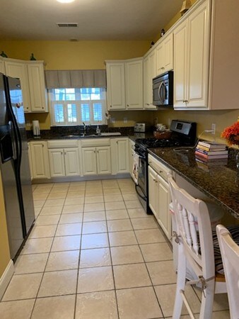 919 Bay St unit 40, Fall River, MA 02724 - photo 4