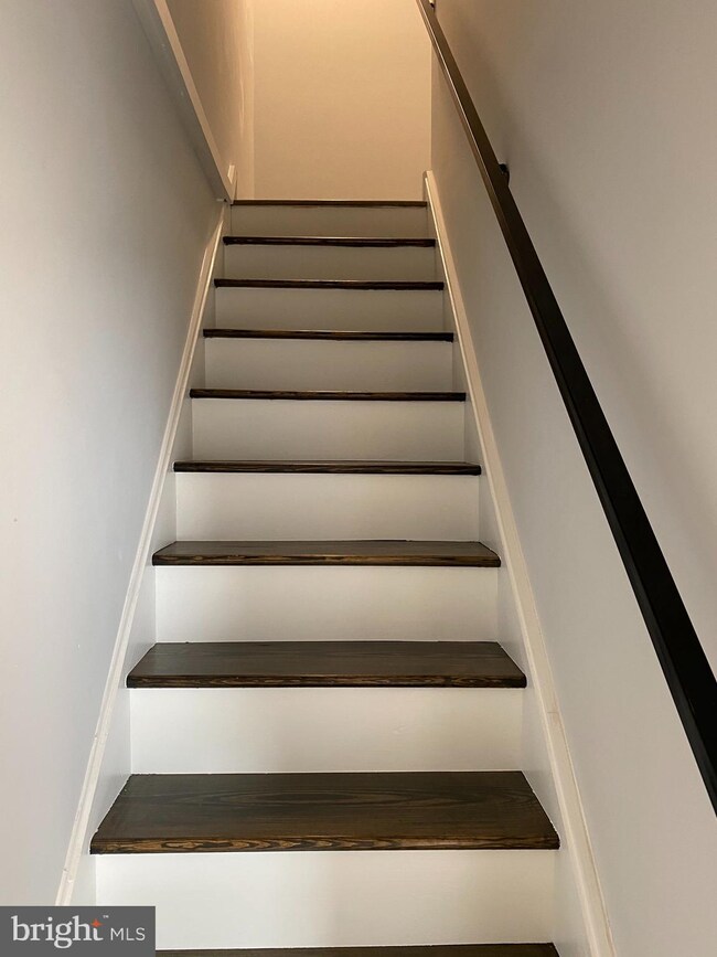 36 Conarroe St, Philadelphia, PA 19127 - photo 2