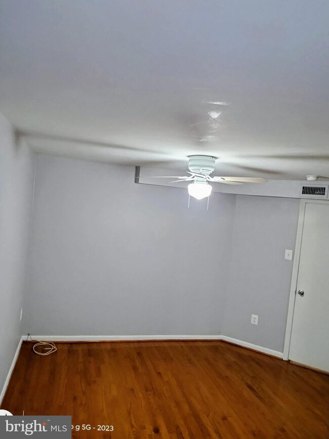 2437 Grays Ferry Ave unit 3, Philadelphia, PA 19146 - photo 4
