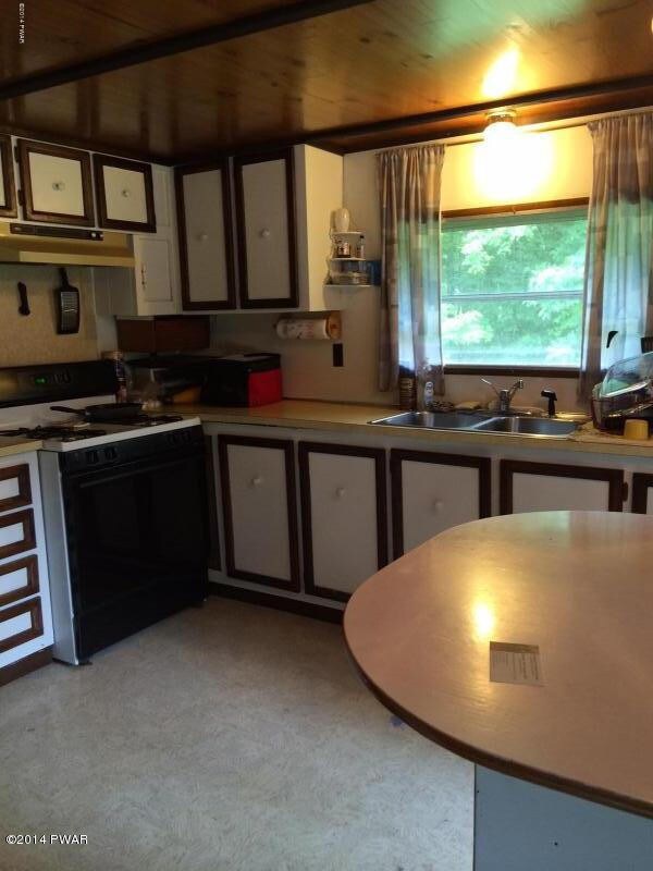 191 Oconnell Rd, Waymart, PA 18472 - photo 2