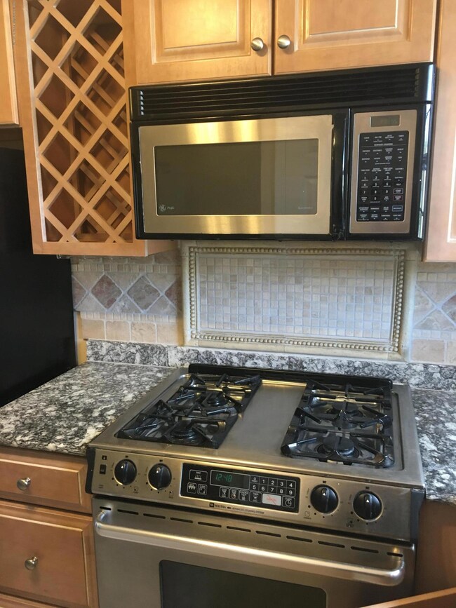 7 Franklin Ln unit 2 F, Staten Island, NY 10306 - photo 6