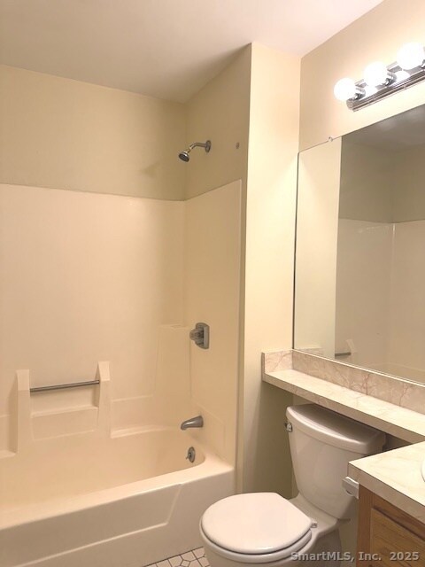 25 Old Turnpike Rd unit Building 15 5, Southington, CT 06489 - photo 4