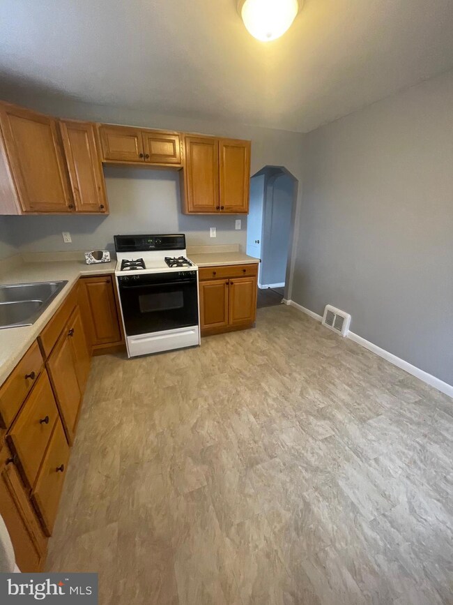 1931 Reading Blvd, Reading, PA 19609 - photo 7