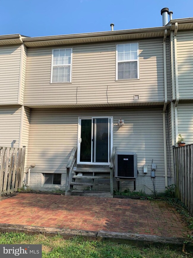 313 Georgetowne Ct, Stephens City, VA 22655 - photo 2