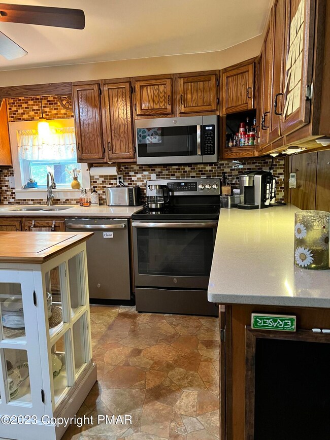 14 Cottonwood Dr, Hawley, PA 18428 - photo 7