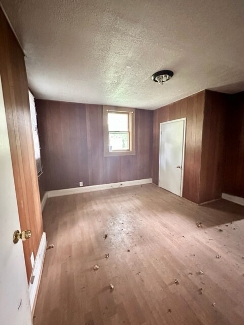 2305 Hendricks St, Anderson, IN 46016 - photo 6