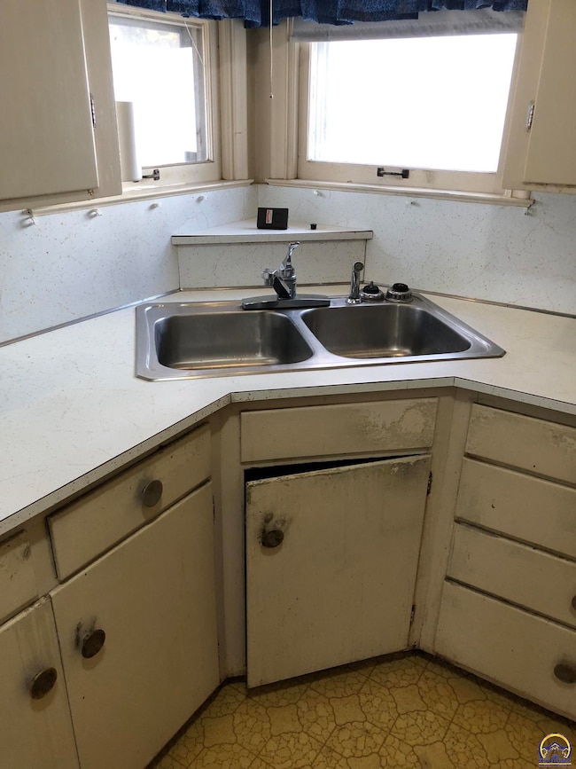 2024 SW Stone Ave, Topeka, KS 66604 - photo 7