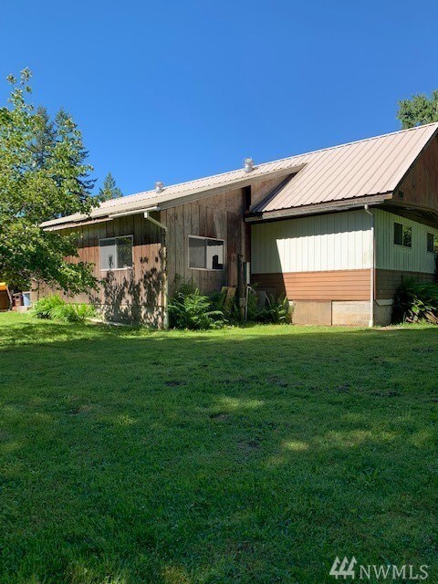 1402 Slide Creek Rd, Longview, WA 98632 - photo 3