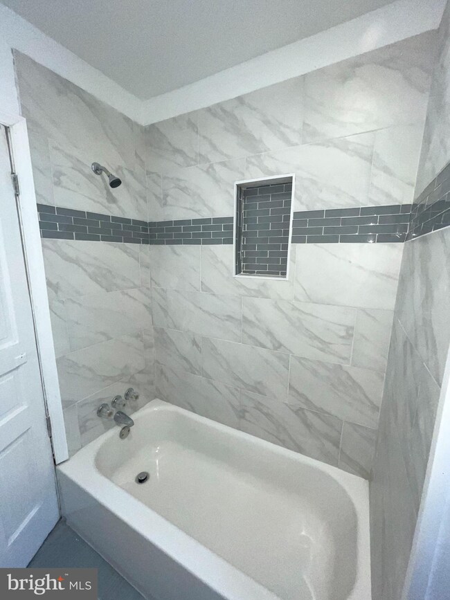 325 N Burlington St unit 2, Gloucester City, NJ 08030 - photo 5