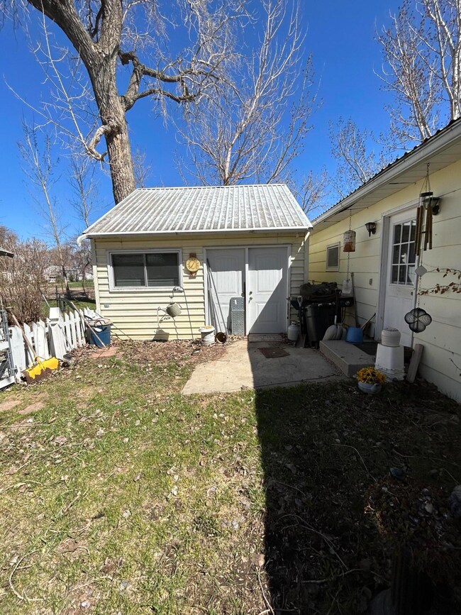 Man Cave/She Shed