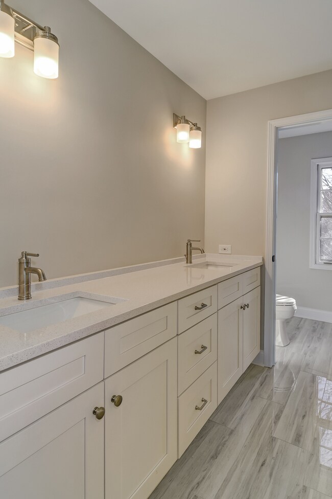 2116 Keim Dr, Naperville, IL 60565 - photo 4