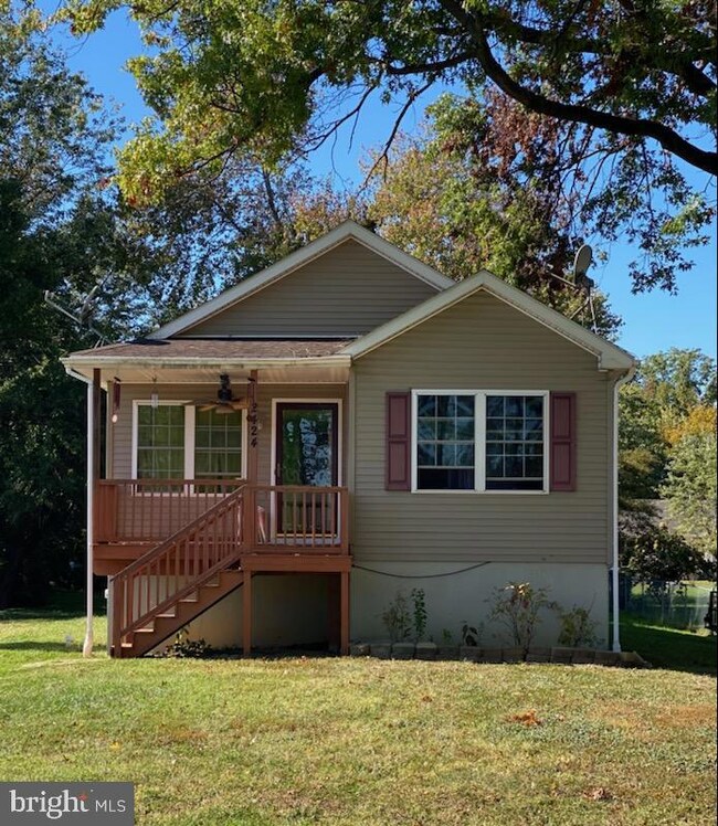 2424 Lodge Farm Rd, Sparrows Point, MD 21219 - photo 2