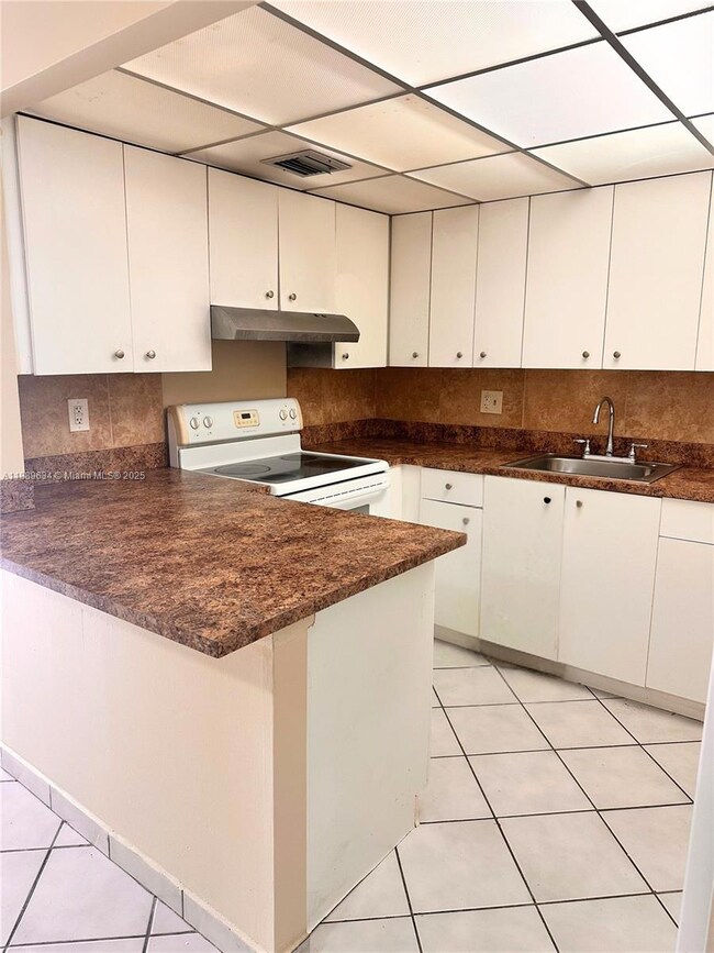 Newport at Lauderhill unit E207, Lauderhill, FL 33313 - photo 3