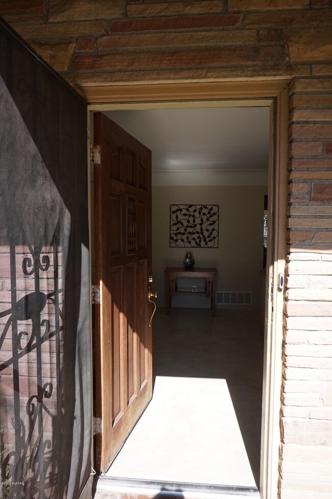2517 E Kleindale Rd, Tucson, AZ 85716 - photo 7