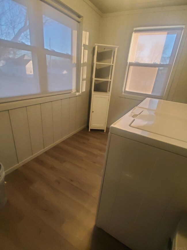 702 Freelandville Ave, Bicknell, IN 47512 - photo 6