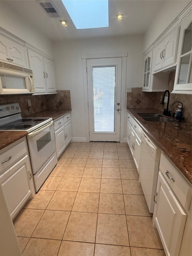 1911 Trixie Ln, Houston, TX 77042 - photo 5